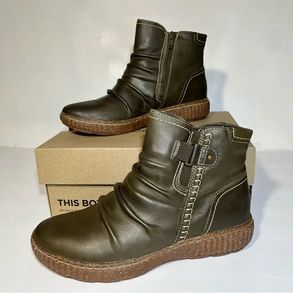 Clarks Collection Caroline Orchid Leather Ruched Ankle Boots